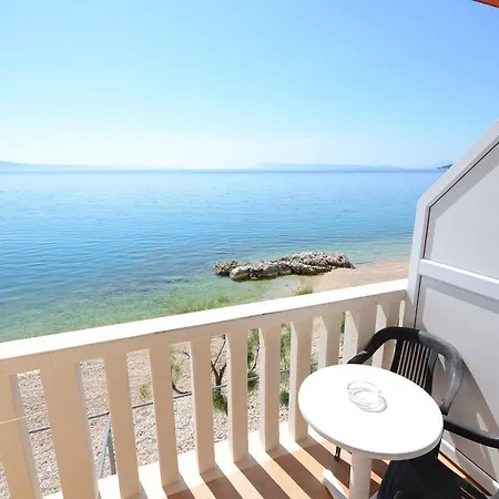 Jure Apartment *